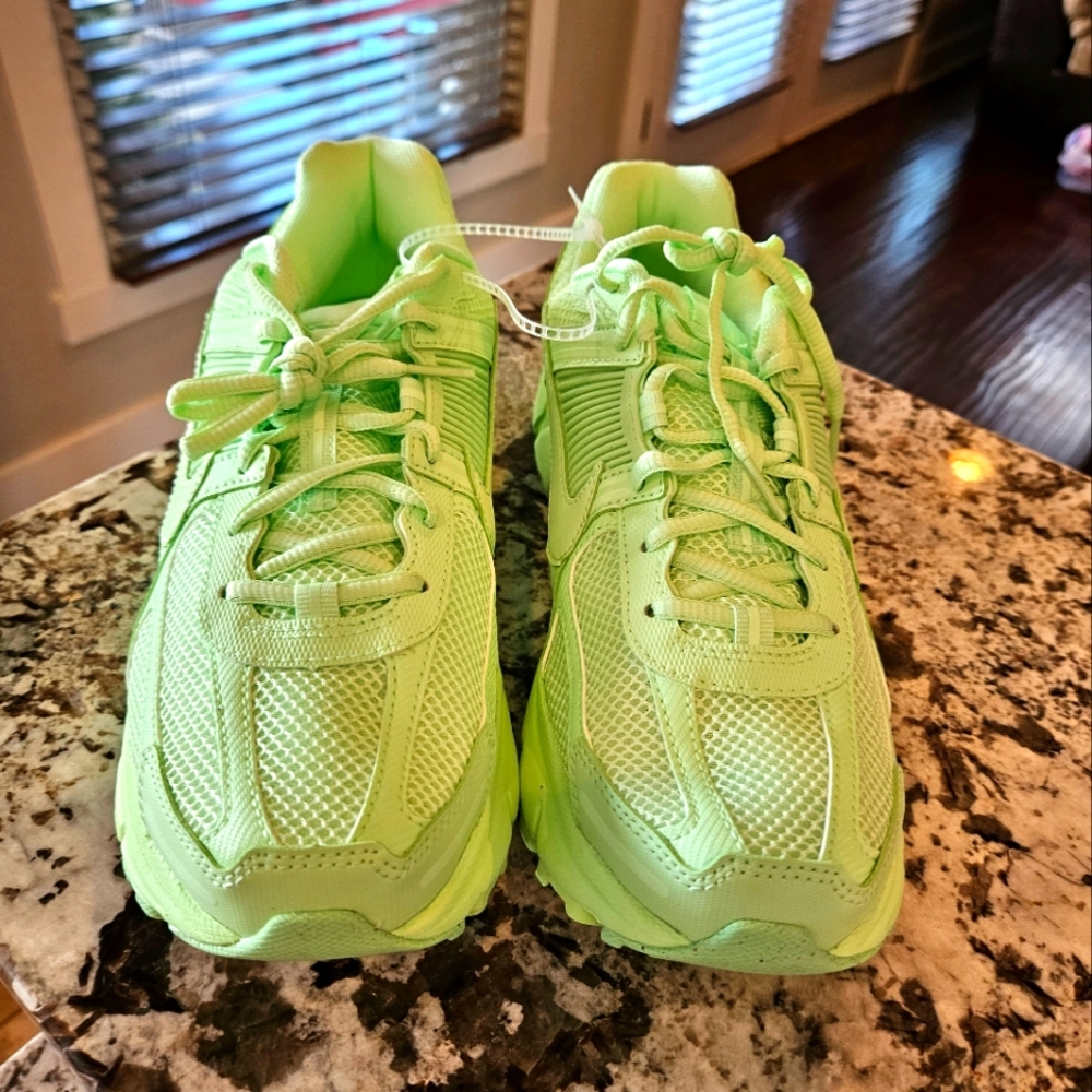 Men Nike Zoom Vomero 5 NWT - Picture 3 of 7